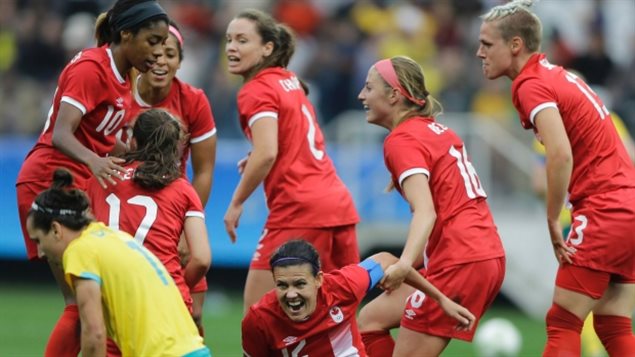 加拿大女足虽旗开得胜、但获得金牌困难重重
